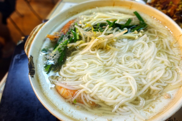 滇味廚房(永吉店):(胖樺食記)捷運市政府站平價必吃美食「滇味廚房」,雲南小吃道地美味/吉林路/椒麻雞/過橋米線