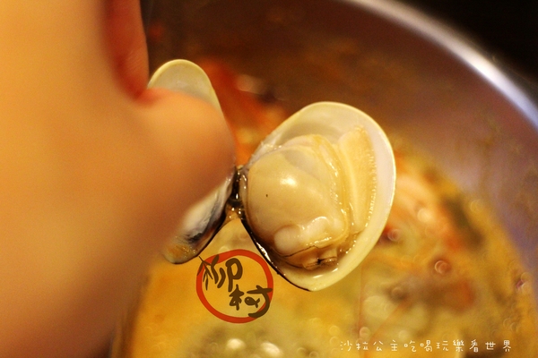 柳村一品鍋:一個人也能吃的鴛鴦鍋『柳村一品鍋』信義火鍋/涮涮鍋/捷運永春站