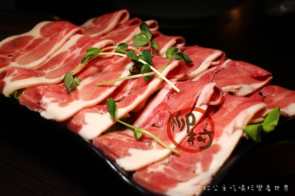 柳村一品鍋:一個人也能吃的鴛鴦鍋『柳村一品鍋』信義火鍋/涮涮鍋/捷運永春站