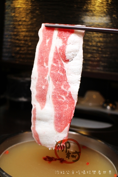 柳村一品鍋:一個人也能吃的鴛鴦鍋『柳村一品鍋』信義火鍋/涮涮鍋/捷運永春站