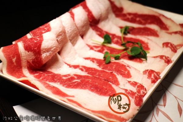 柳村一品鍋:一個人也能吃的鴛鴦鍋『柳村一品鍋』信義火鍋/涮涮鍋/捷運永春站