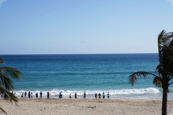 南灣(藍灣)：[2014中南部四天之旅] 屏東南灣~這裡也有海島教堂風