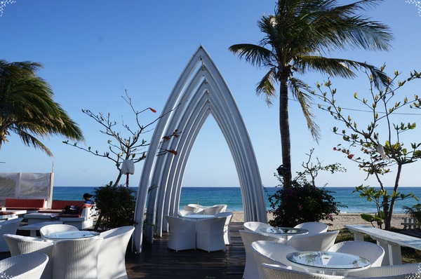 南灣(藍灣)：[2014中南部四天之旅] 屏東南灣~這裡也有海島教堂風