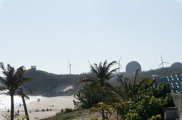 南灣(藍灣)：[2014中南部四天之旅] 屏東南灣~這裡也有海島教堂風