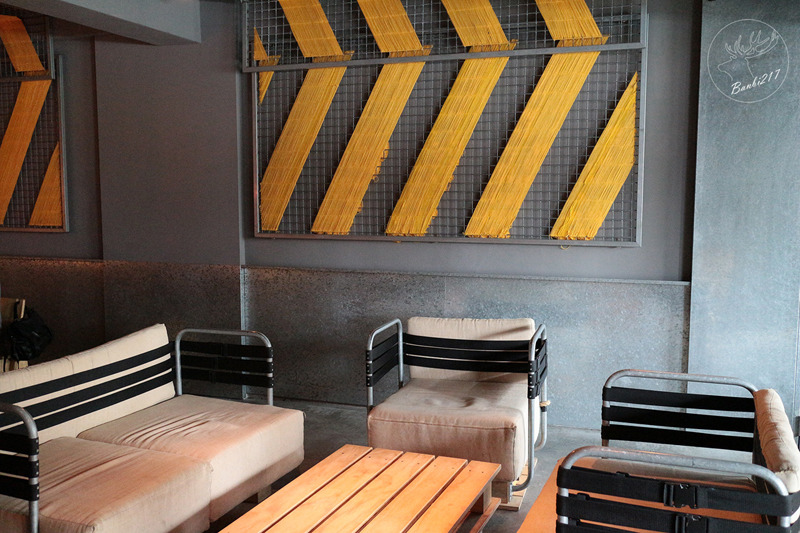 Banbi217 美食旅遊: [台北信義區餐廳]WOOLLOOMOOLOO,咖啡館,美食酒吧,宵夜(捷運信義線信義安和站、台北101/世貿站)