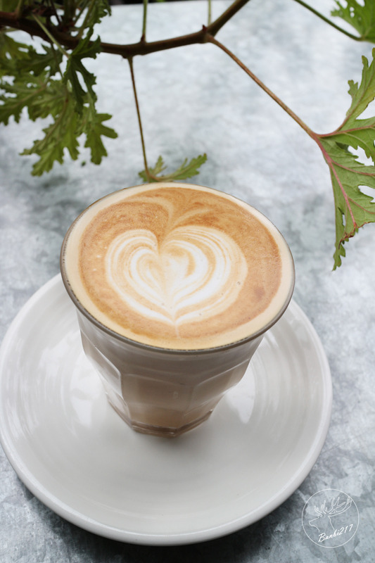 Banbi217 美食旅遊: [台北信義區餐廳]WOOLLOOMOOLOO,咖啡館,美食酒吧,宵夜(捷運信義線信義安和站、台北101/世貿站)