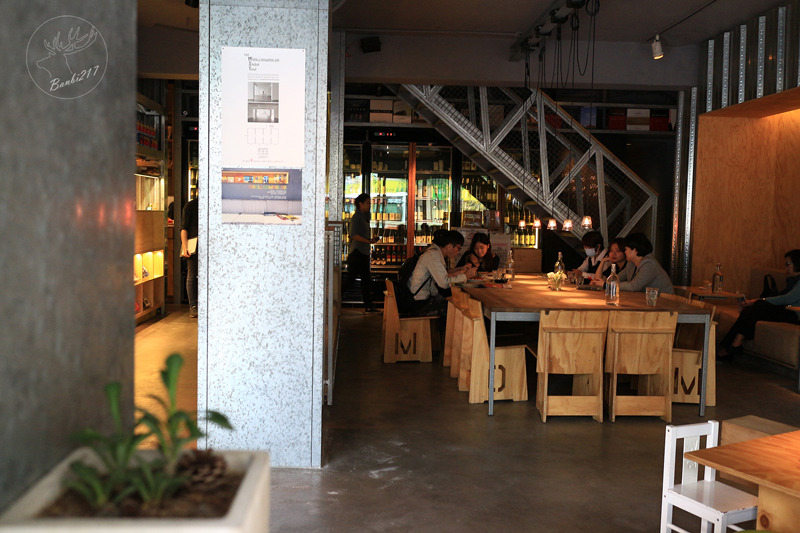 Banbi217 美食旅遊: [台北信義區餐廳]WOOLLOOMOOLOO,咖啡館,美食酒吧,宵夜(捷運信義線信義安和站、台北101/世貿站)