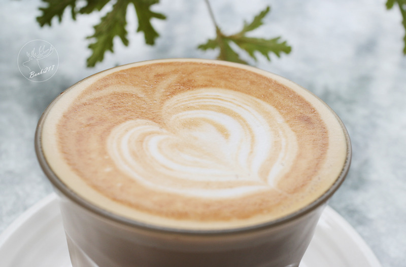 Banbi217 美食旅遊: [台北信義區餐廳]WOOLLOOMOOLOO,咖啡館,美食酒吧,宵夜(捷運信義線信義安和站、台北101/世貿站)