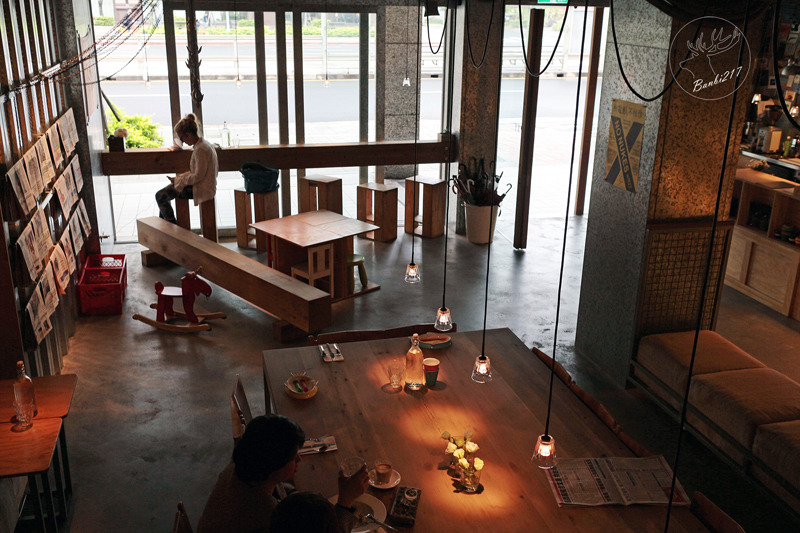 Banbi217 美食旅遊: [台北信義區餐廳]WOOLLOOMOOLOO,咖啡館,美食酒吧,宵夜(捷運信義線信義安和站、台北101/世貿站)