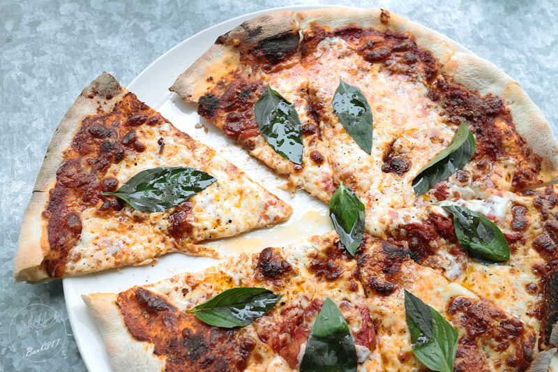 Banbi217 美食旅遊: [台北信義區餐廳]WOOLLOOMOOLOO,咖啡館,美食酒吧,宵夜(捷運信義線信義安和站、台北101/世貿站)