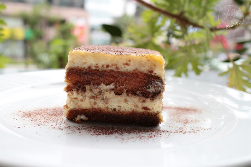 Banbi217 美食旅遊: [台北信義區餐廳]WOOLLOOMOOLOO,咖啡館,美食酒吧,宵夜(捷運信義線信義安和站、台北101/世貿站)