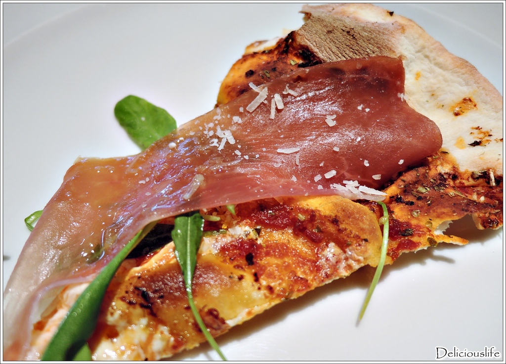 生火腿芝麻葉披薩560-3