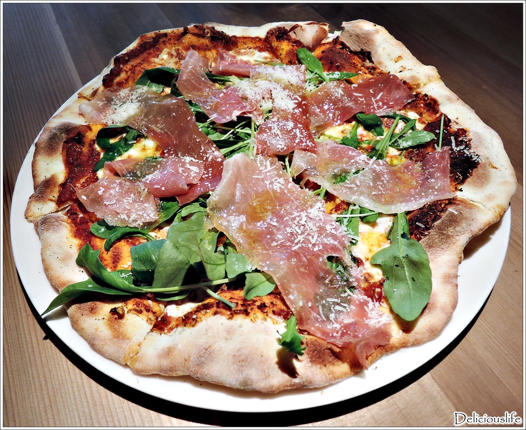 生火腿芝麻葉披薩560-1