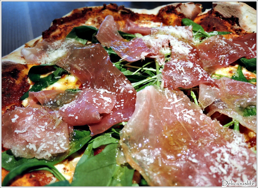 生火腿芝麻葉披薩560-2