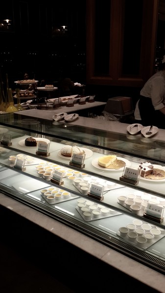 饗食天堂(信義店)：【羽諾食記】信義商圈~饗食天堂