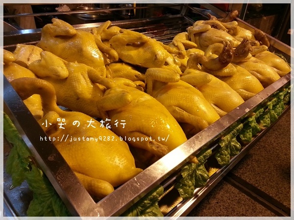 客家放山雞：[台北市。寧夏夜市] 跟著老饕一起品嘗油嫩油嫩の放山雞