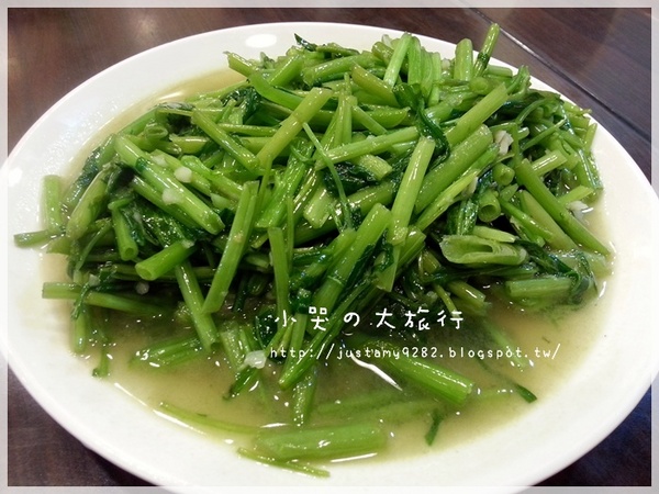 客家放山雞：[台北市。寧夏夜市] 跟著老饕一起品嘗油嫩油嫩の放山雞