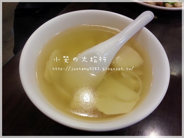 客家放山雞：[台北市。寧夏夜市] 跟著老饕一起品嘗油嫩油嫩の放山雞