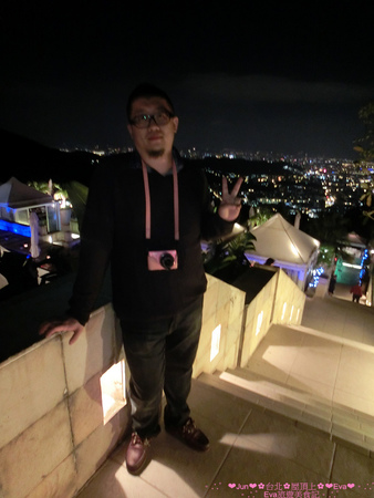 屋頂上休閒會館：【食記】oO。。台北　陽明山　屋頂上The Top　夜景　燒烤　合菜　甜點　下午茶　BBQ烤肉　中式　速食　海鮮　台灣料理　泰國菜　火鍋　美麗的夜景，配上食物，是人生最大的享受～oO。o○。　