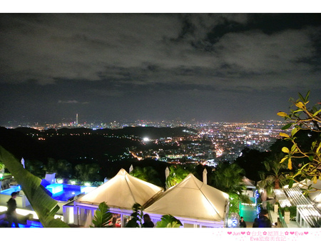 屋頂上休閒會館：【食記】oO。。台北　陽明山　屋頂上The Top　夜景　燒烤　合菜　甜點　下午茶　BBQ烤肉　中式　速食　海鮮　台灣料理　泰國菜　火鍋　美麗的夜景，配上食物，是人生最大的享受～oO。o○。　