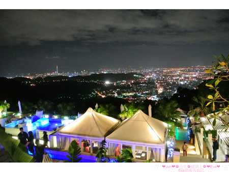 屋頂上休閒會館：【食記】oO。。台北　陽明山　屋頂上The Top　夜景　燒烤　合菜　甜點　下午茶　BBQ烤肉　中式　速食　海鮮　台灣料理　泰國菜　火鍋　美麗的夜景，配上食物，是人生最大的享受～oO。o○。　