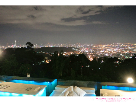 屋頂上休閒會館：【食記】oO。。台北　陽明山　屋頂上The Top　夜景　燒烤　合菜　甜點　下午茶　BBQ烤肉　中式　速食　海鮮　台灣料理　泰國菜　火鍋　美麗的夜景，配上食物，是人生最大的享受～oO。o○。　
