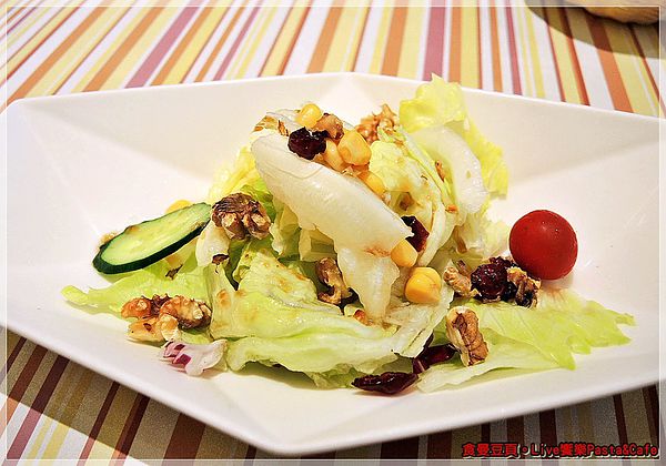 LIVE PASTA  饗樂義大利麵：『台北。大安區』【Live饗樂Pasta&Cafe】東區巷弄美食。樂高主題餐廳