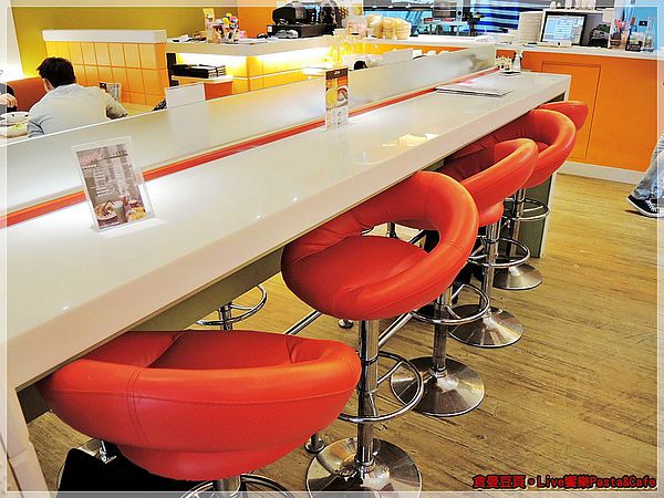 LIVE PASTA  饗樂義大利麵：『台北。大安區』【Live饗樂Pasta&Cafe】東區巷弄美食。樂高主題餐廳