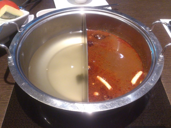 聚北海道昆布鍋(台北SOGO忠孝店)：打破之前壞印象的〞聚火鍋SOGO忠孝店〞