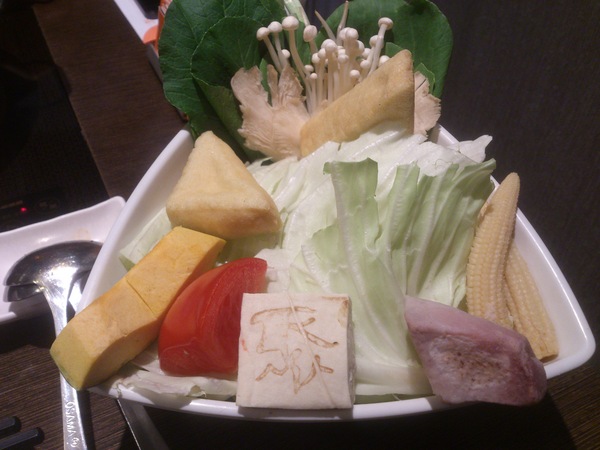 聚北海道昆布鍋(台北SOGO忠孝店)：打破之前壞印象的〞聚火鍋SOGO忠孝店〞