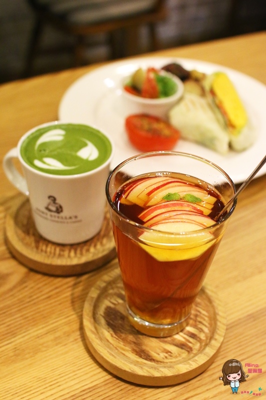 Aunt Stella's 詩特莉餅乾咖啡(SOGO復興店):【食記】台北東區 詩特莉 AUNT STELLA 早午餐新菜色 美式鄉村 熱烤培根菠菜捲 起司鹹派大推