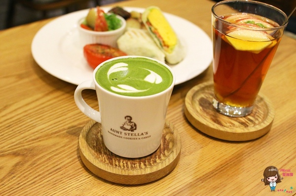 Aunt Stella's 詩特莉餅乾咖啡(SOGO復興店):【食記】台北東區 詩特莉 AUNT STELLA 早午餐新菜色 美式鄉村 熱烤培根菠菜捲 起司鹹派大推