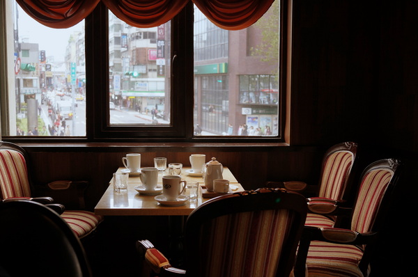 Barista Premium西雅圖極品嚴焙(忠孝延吉店):(胖樺食記)台北東區”西雅圖極品嚴焙咖啡館Barista Premium “。歐式優雅下午茶氛圍。