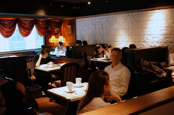 Barista Premium西雅圖極品嚴焙(忠孝延吉店):(胖樺食記)台北東區”西雅圖極品嚴焙咖啡館Barista Premium “。歐式優雅下午茶氛圍。