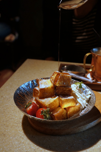 Barista Premium西雅圖極品嚴焙(忠孝延吉店):(胖樺食記)台北東區”西雅圖極品嚴焙咖啡館Barista Premium “。歐式優雅下午茶氛圍。