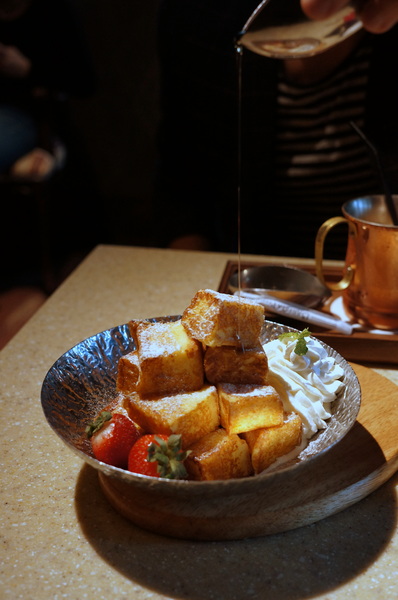 Barista Premium西雅圖極品嚴焙(忠孝延吉店):(胖樺食記)台北東區”西雅圖極品嚴焙咖啡館Barista Premium “。歐式優雅下午茶氛圍。