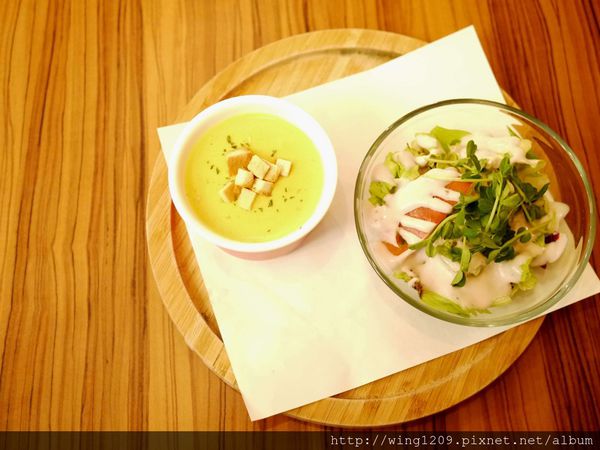 Coffee Smith(復北店):咖啡店也有令人驚艷的美味料理。「COFFEE SMITH(復北店)」