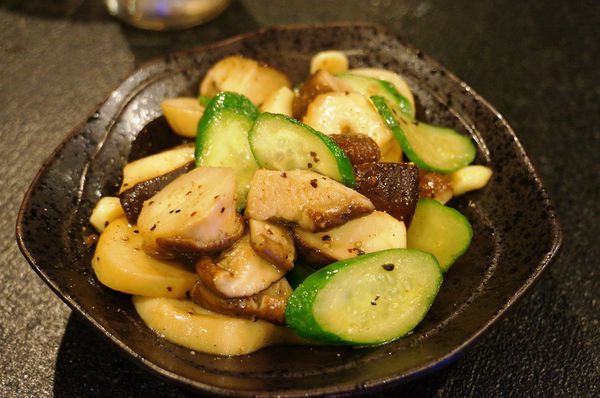 台北美食推薦-信義區夜店酒吧風的日式燒烤店[ 炙酒宅 ]