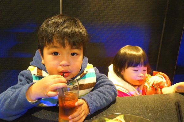 台北美食推薦-信義區夜店酒吧風的日式燒烤店[ 炙酒宅 ]