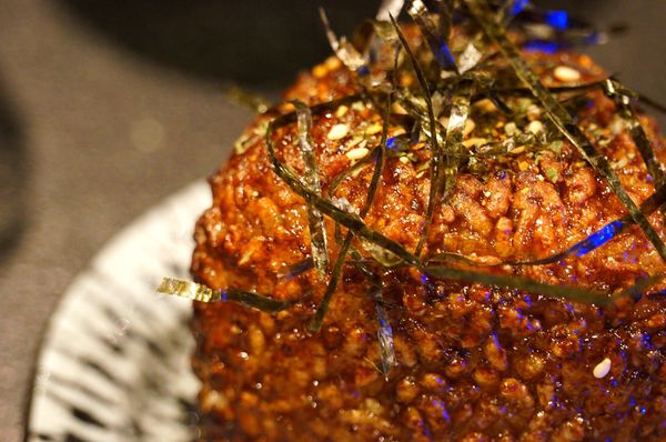 台北美食推薦-信義區夜店酒吧風的日式燒烤店[ 炙酒宅 ]