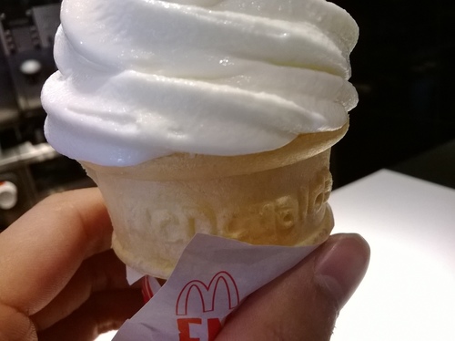 麥當勞(羅斯福店):DIY麥當勞升級早餐----霜淇淋鬆餅^^