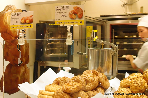 beardpapa日式泡芙工房(SOGO忠孝店):【台北大安】beardpapa日式泡芙工房-SOGO忠孝店B2的美味泡芙,想吃還得排隊!(東區)