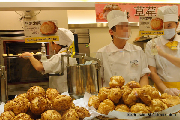 beardpapa日式泡芙工房(SOGO忠孝店):【台北大安】beardpapa日式泡芙工房-SOGO忠孝店B2的美味泡芙,想吃還得排隊!(東區)