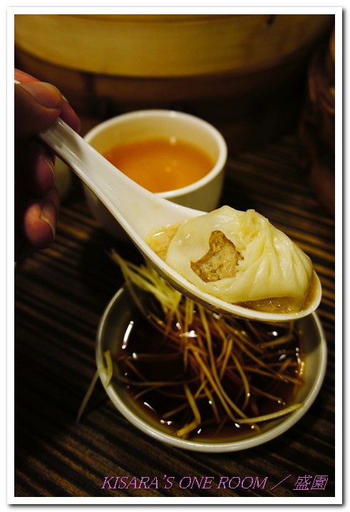 盛園絲瓜小籠湯包：中式點心──盛園[初訪]