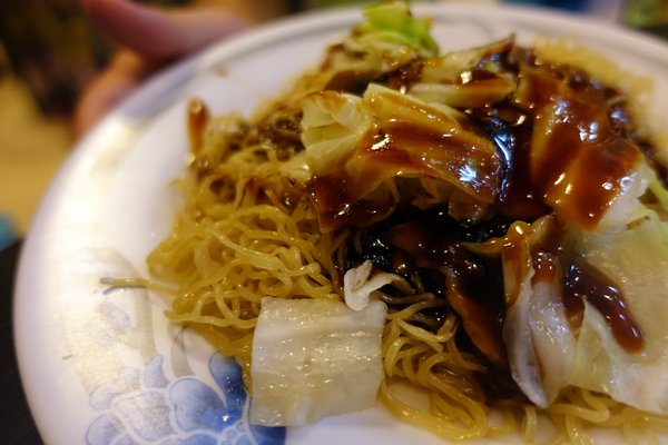 老友記粥麵館：(胖樺食記)台北東區推薦港式餐廳「老友記粥麵飯館」/好吃的粥品跟燒臘/捷運忠孝復興站/市民大道美食/SOGO復興館/免服務費/老店