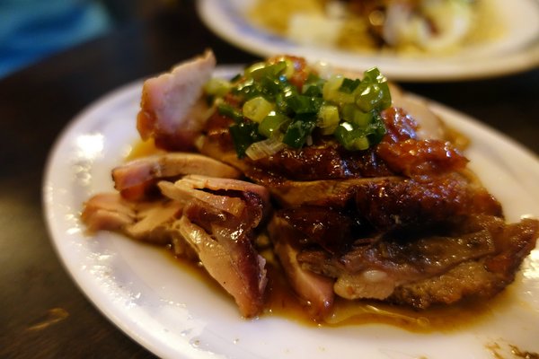 老友記粥麵館：(胖樺食記)台北東區推薦港式餐廳「老友記粥麵飯館」/好吃的粥品跟燒臘/捷運忠孝復興站/市民大道美食/SOGO復興館/免服務費/老店