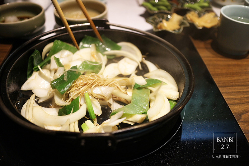 Banbi217 美食旅遊: しゃぶ禪日本料理 澳洲和牛肉壽喜燒,日本酵母豬肉日式涮涮鍋,生魚片(天母大葉高島屋美食,捷運芝山站轉免費接駁車)