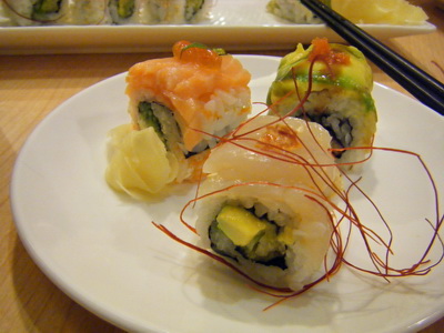 紅彩壽司(SOGO天母店)：彩虹般的壽司──紅彩壽司