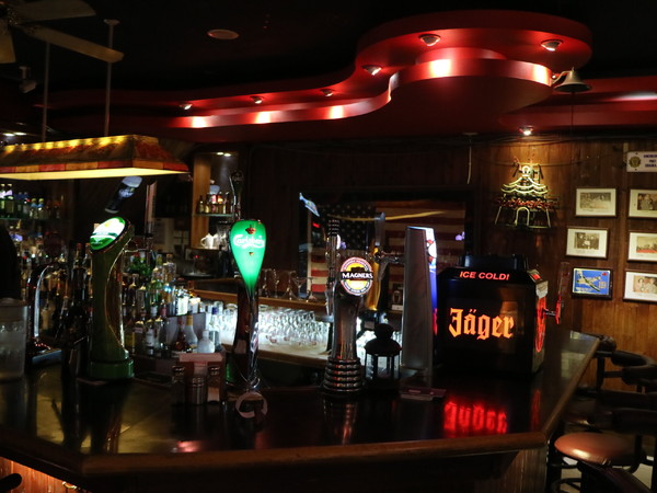 Alleycat's Stone-Oven-Baked Pizza 手工窯烤披薩(天母店Tien Mu)：【台北美食】聚餐看運動比賽好地方，Alleycat's Stone-Oven-Baked Pizza 手工窯烤披薩 / 天母店Tien Mu@芝山捷運站