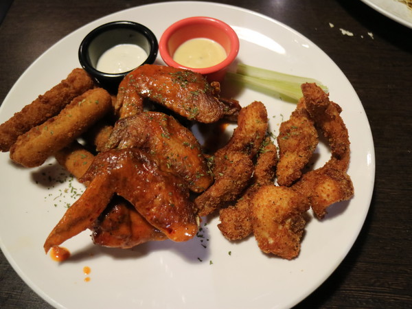 Alleycat's Stone-Oven-Baked Pizza 手工窯烤披薩(天母店Tien Mu)：【台北美食】聚餐看運動比賽好地方，Alleycat's Stone-Oven-Baked Pizza 手工窯烤披薩 / 天母店Tien Mu@芝山捷運站